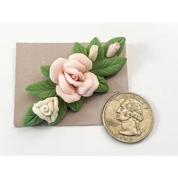 Avon Porcelain Petals Rose Pin - 1987 - Original Box - Touch of Vintage Romance! - Picture 3 of 6